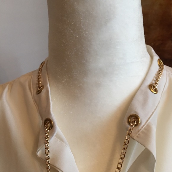 Michael Kors cream blouse w Gold Chain detail - Picture 4 of 6